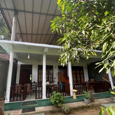 Bed and Breakfast Pasan Guest Ella Zewnętrze zdjęcie