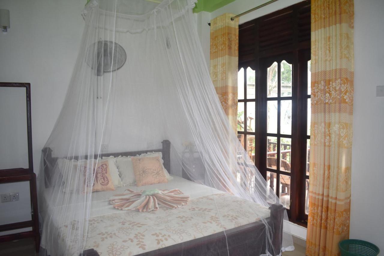Bed and Breakfast Pasan Guest Ella Zewnętrze zdjęcie